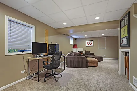 350 Kestrel Lane Lindenhurst IL 60046
