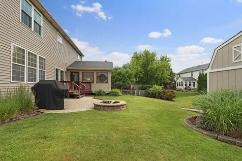 350 Kestrel Lane Lindenhurst IL 60046