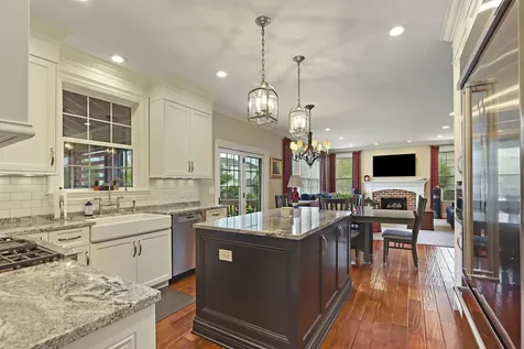 350 Kestrel Lane Lindenhurst IL 60046