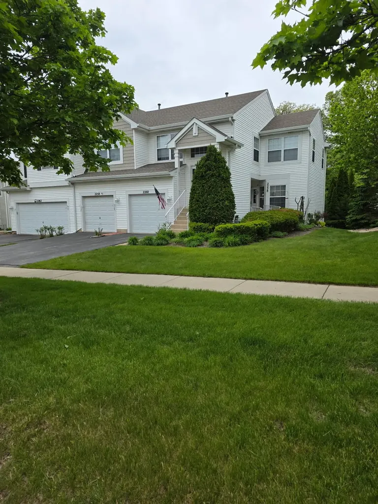 2260 Woodside Drive Carpentersville IL 60110