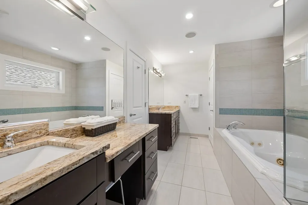 2314 West Mclean Avenue Chicago IL 60647