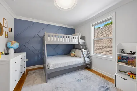 2314 West Mclean Avenue Chicago IL 60647
