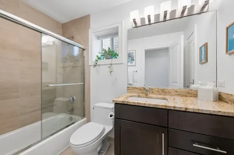 2314 West Mclean Avenue Chicago IL 60647