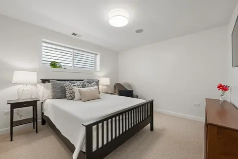 2314 West Mclean Avenue Chicago IL 60647