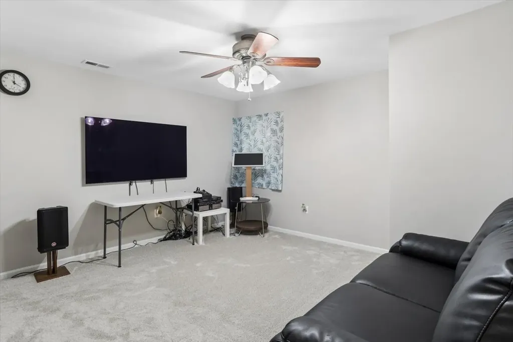 19 Lily Court Bolingbrook IL 60440