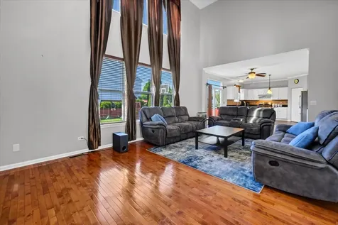 322 Zinnia Drive Romeoville IL 60446