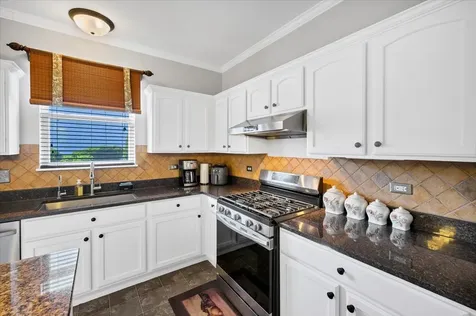 322 Zinnia Drive Romeoville IL 60446