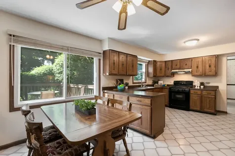 908 Firth Road Mundelein IL 60060