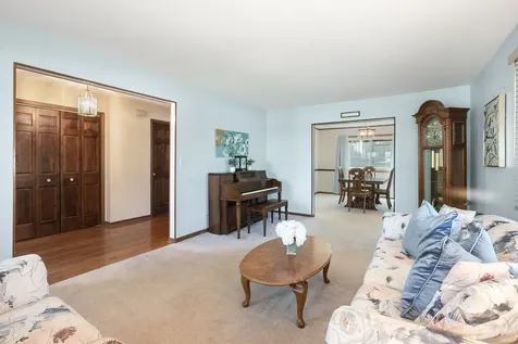 908 Firth Road Mundelein IL 60060