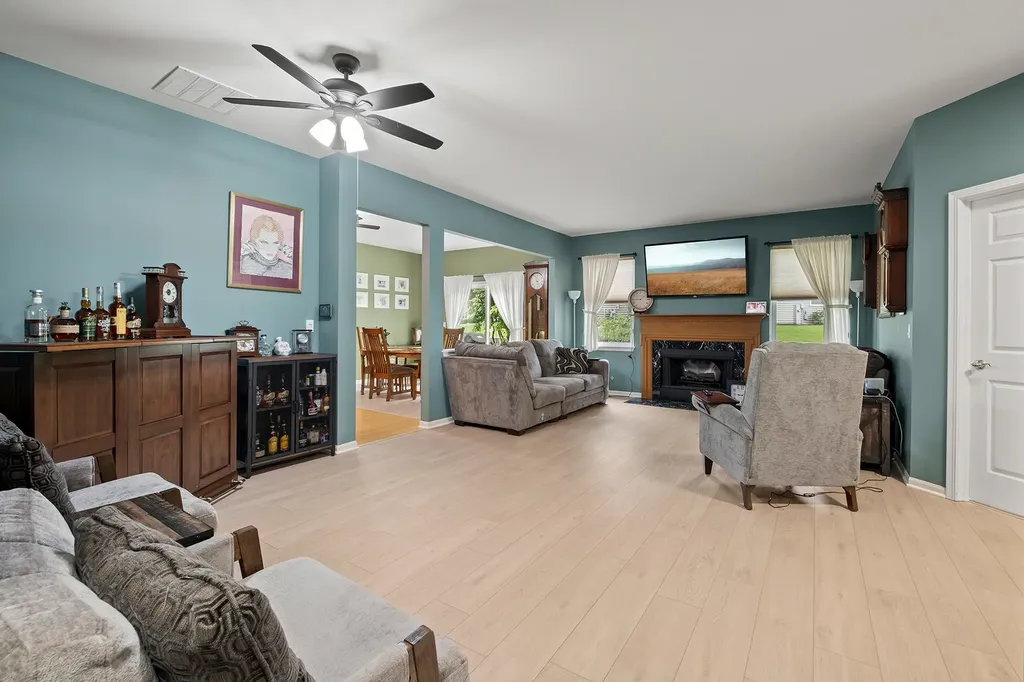 21445 West Douglas Lane Plainfield IL 60544