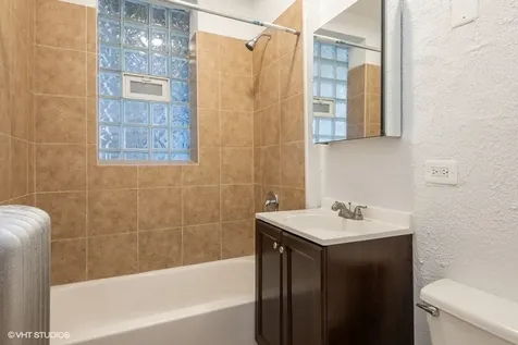 2922 North Albany Avenue Chicago IL 60618