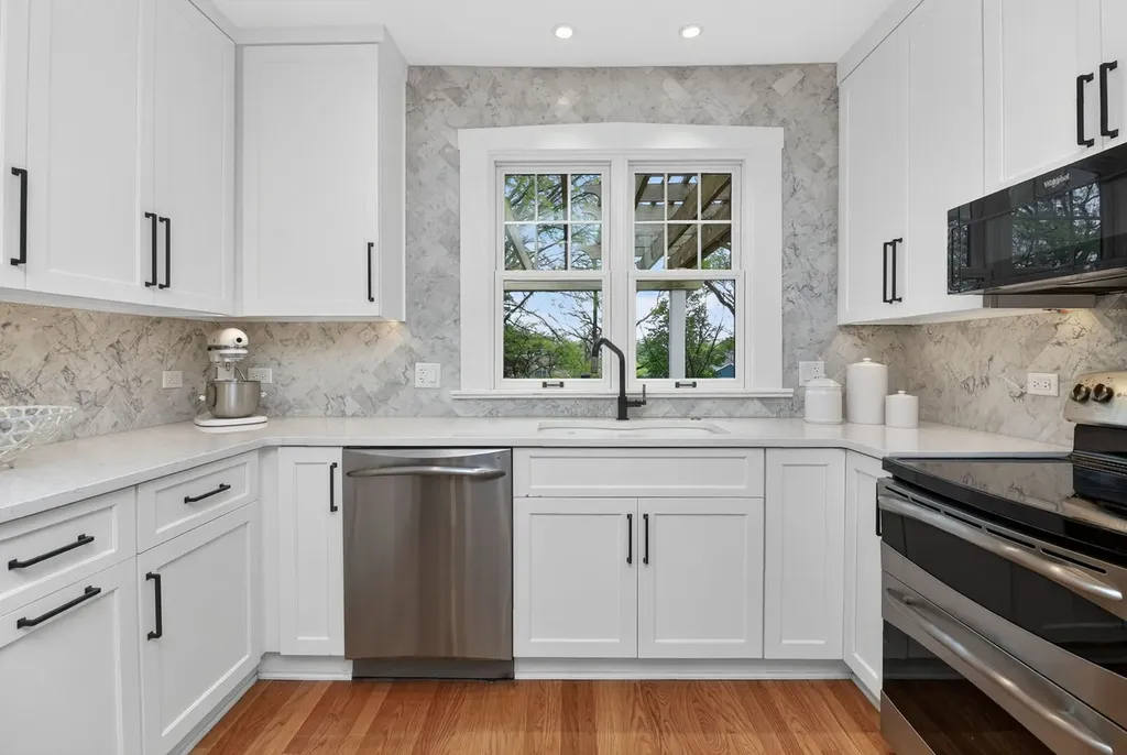 415 Anthony Street Glen Ellyn IL 60137