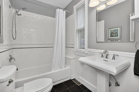 415 Anthony Street Glen Ellyn IL 60137