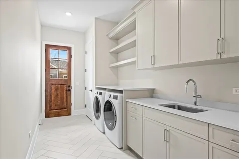 270 Majestic Oak Court Lake Forest IL 60045