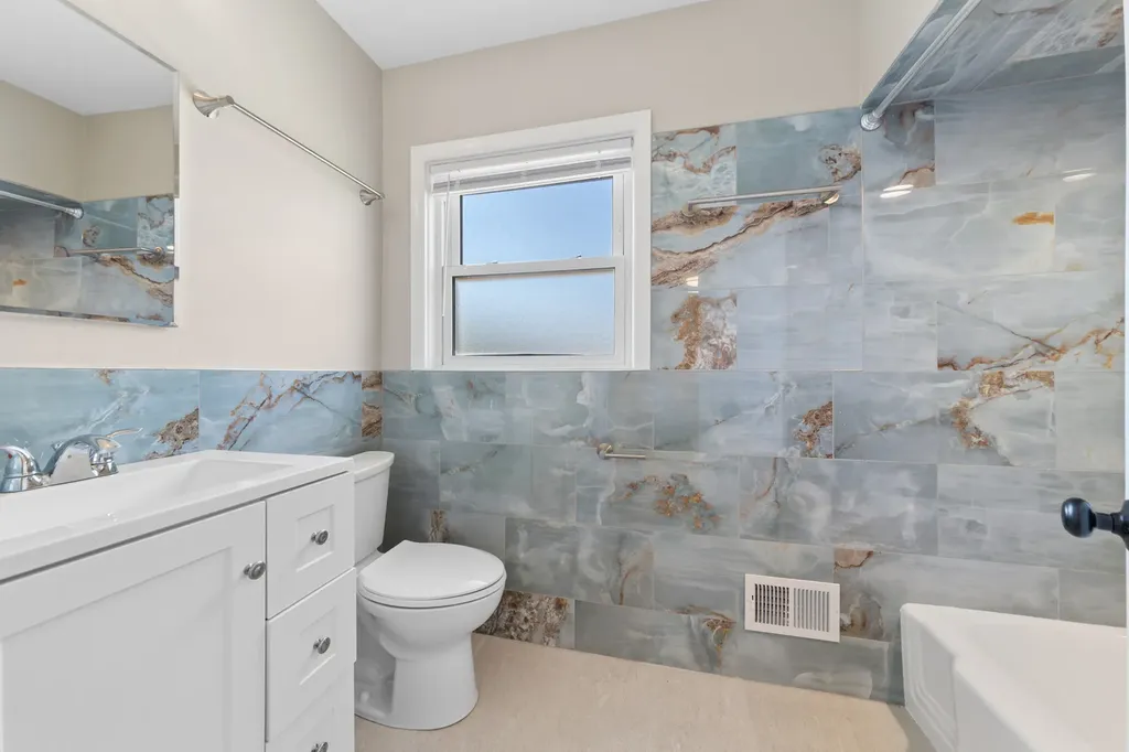 3518 West Main Street Skokie IL 60076