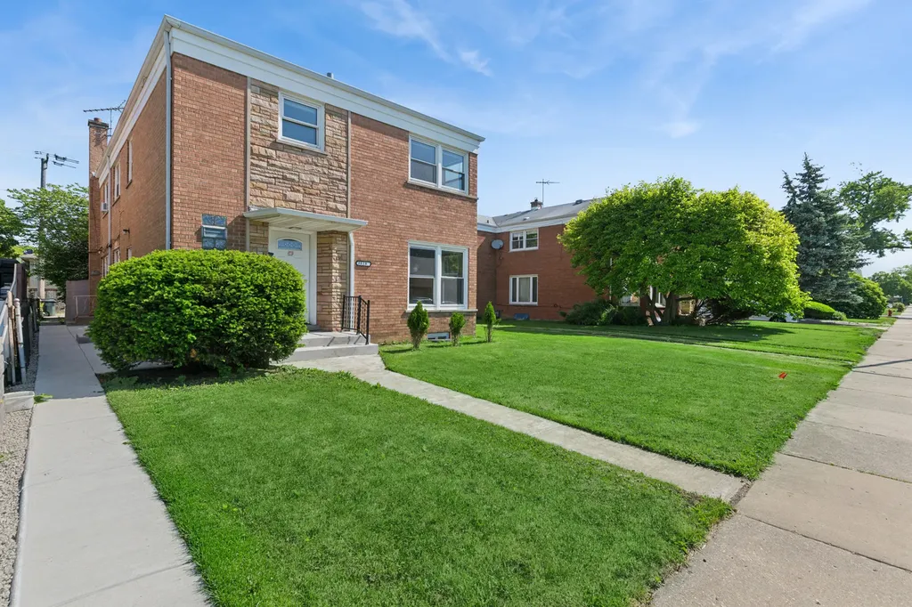 3518 West Main Street Skokie IL 60076