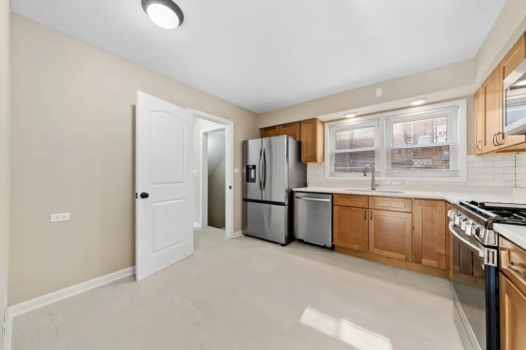 3518 West Main Street Skokie IL 60076