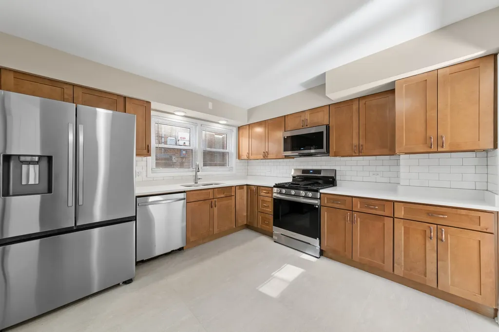 3518 West Main Street Skokie IL 60076