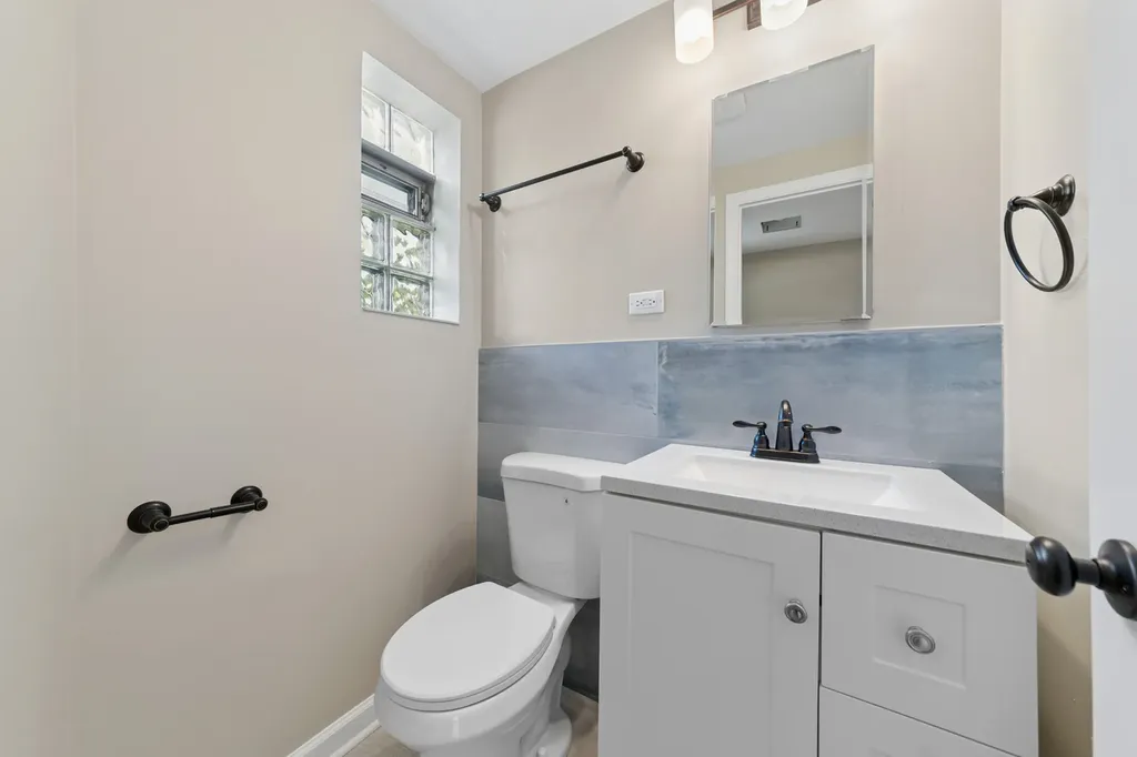 3518 West Main Street Skokie IL 60076