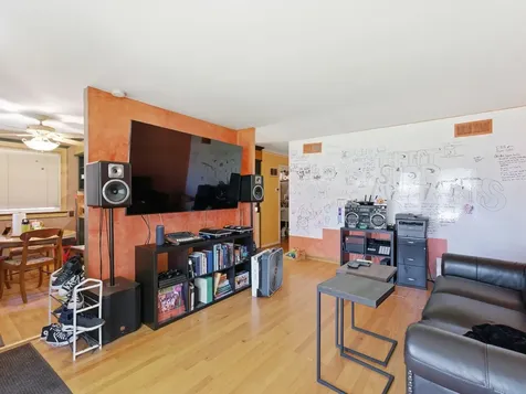 7433 West 114th Street Worth IL 60482