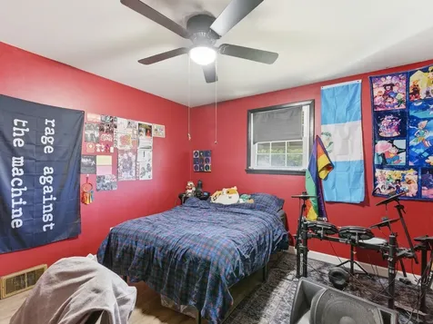 7433 West 114th Street Worth IL 60482