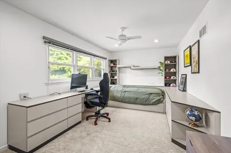 1958 Mccraren Road Highland Park IL 60035