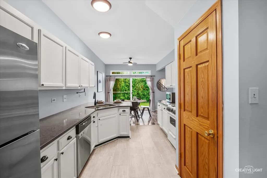 2158 West Adobe Drive Addison IL 60101