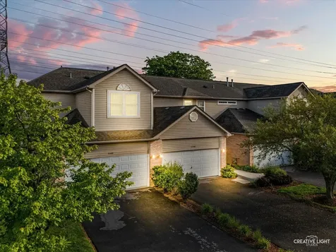 2158 West Adobe Drive Addison IL 60101