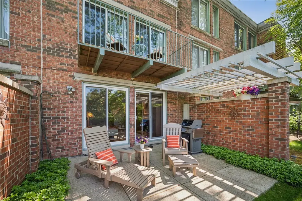 4020 Arbor Lane Northfield IL 60093