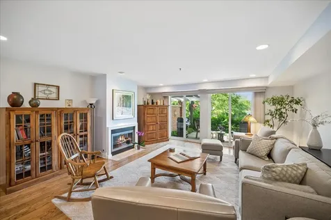 4020 Arbor Lane Northfield IL 60093