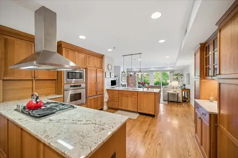 4020 Arbor Lane Northfield IL 60093