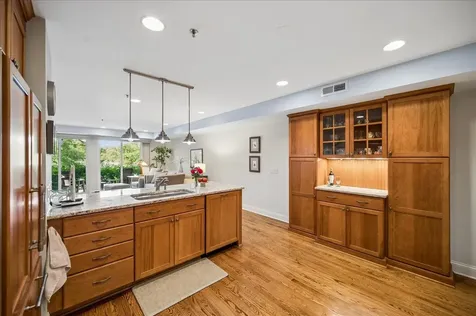 4020 Arbor Lane Northfield IL 60093