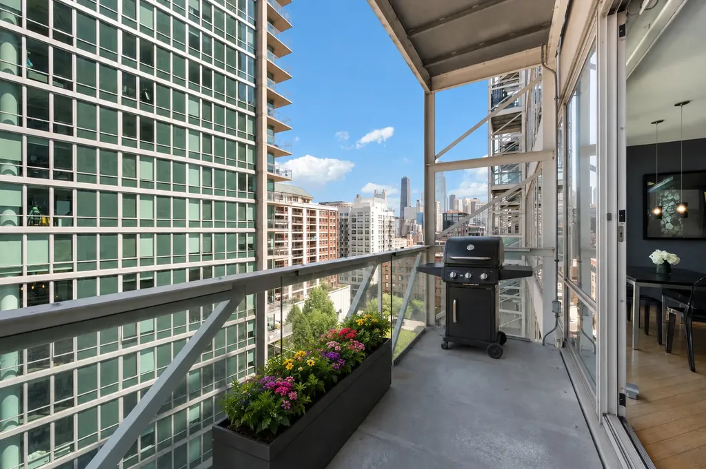 653 North Kingsbury Street Chicago IL 60654