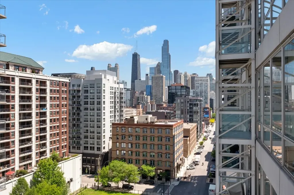 653 North Kingsbury Street Chicago IL 60654
