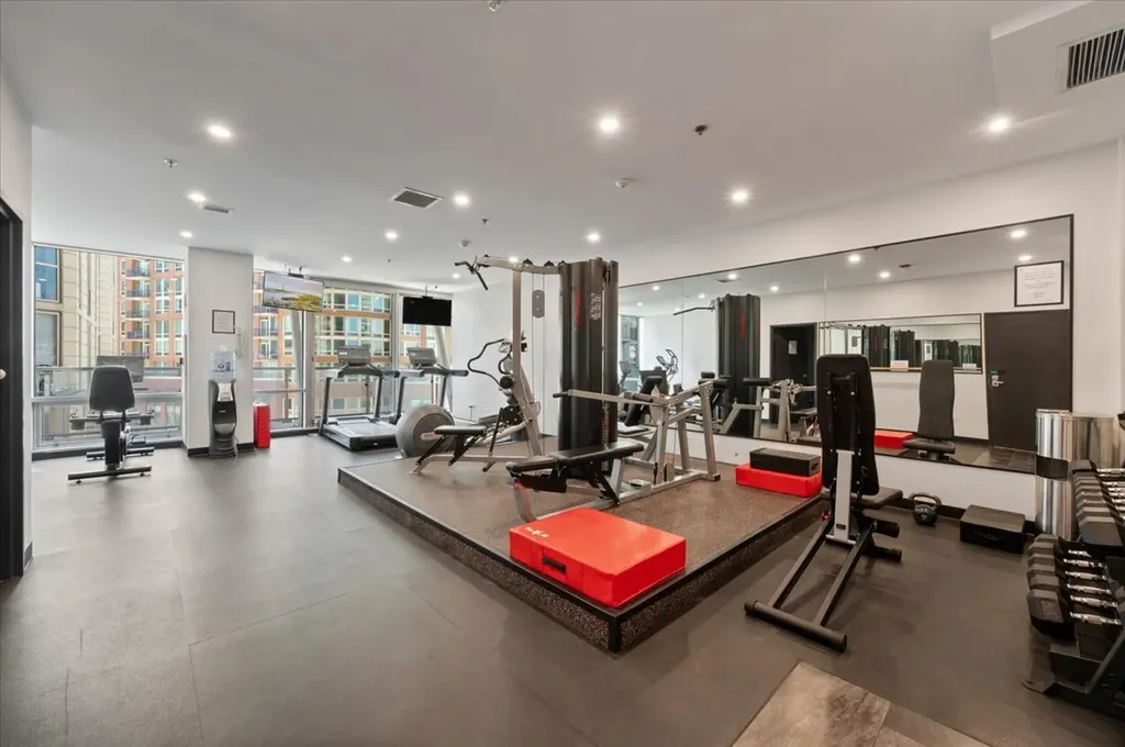 653 North Kingsbury Street Chicago IL 60654