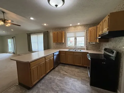 1303 North Magnolia Drive Marion IL 62959