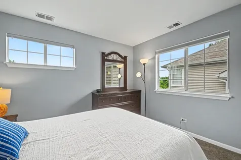 1149 East Cambria Lane Lombard IL 60148