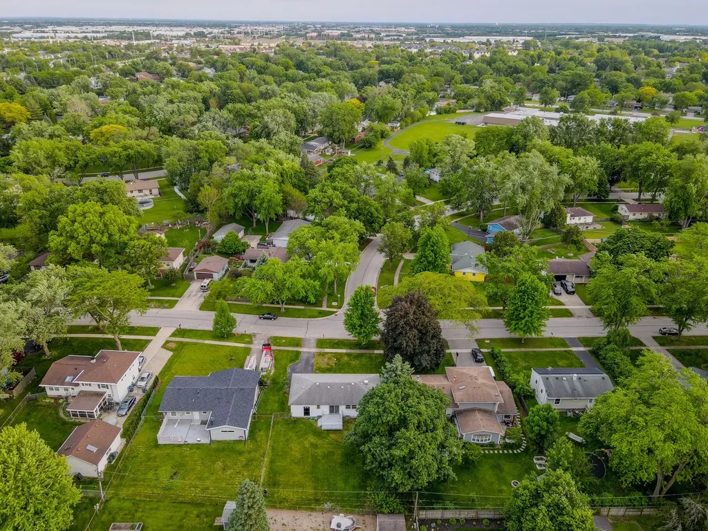 30W162 Claymore Lane Naperville IL 60563