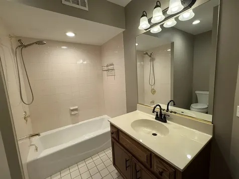 2648 Harbor Drive Joliet IL 60431