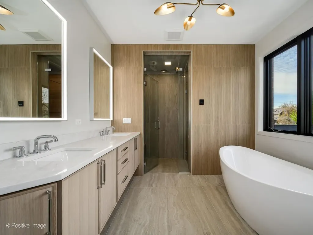 1900 West Cortland Street Chicago IL 60622
