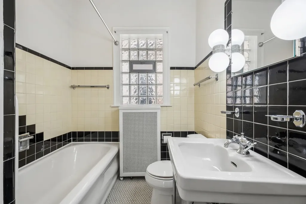 4426 North Francisco Avenue Chicago IL 60625