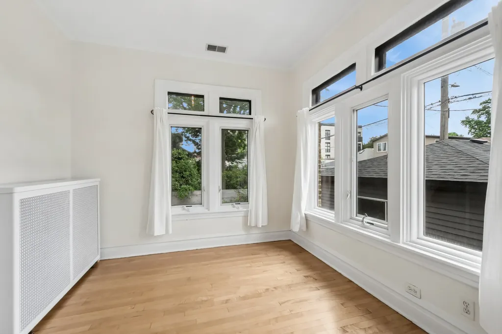 4426 North Francisco Avenue Chicago IL 60625