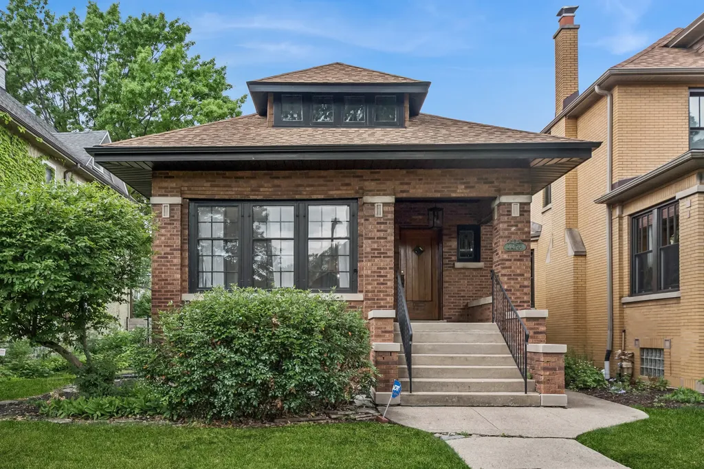 4426 North Francisco Avenue Chicago IL 60625