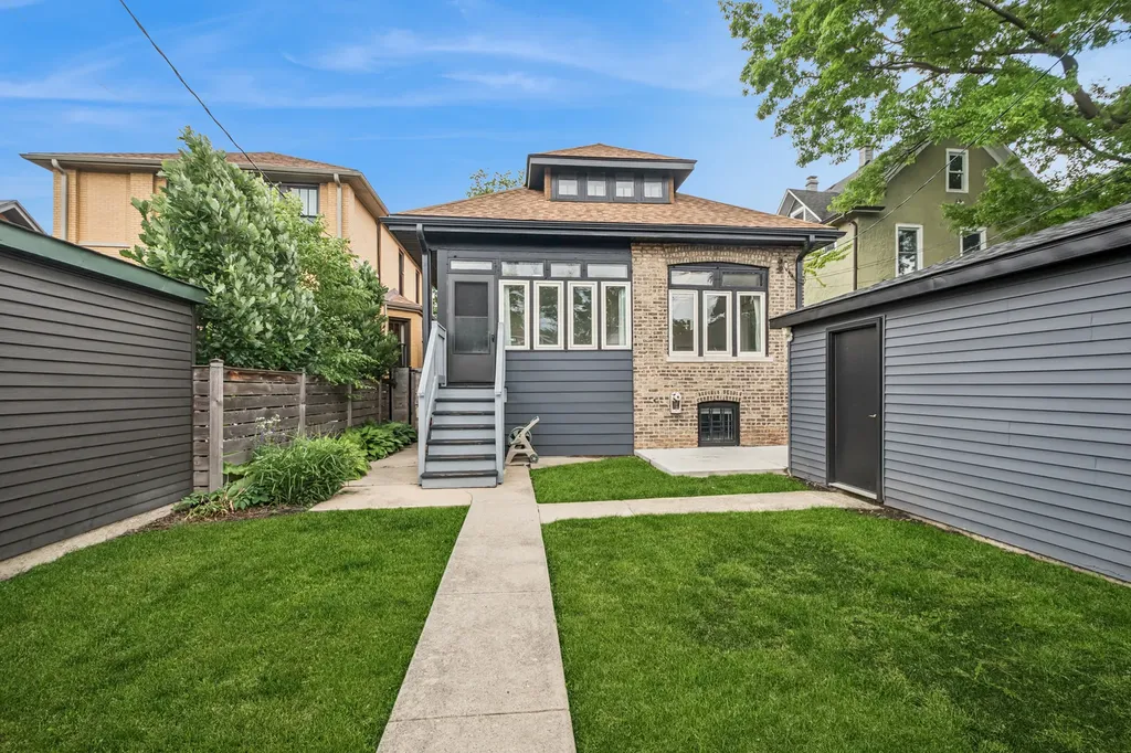 4426 North Francisco Avenue Chicago IL 60625