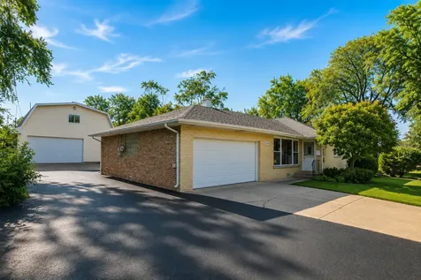 17649 65TH Avenue Tinley Park IL 60477