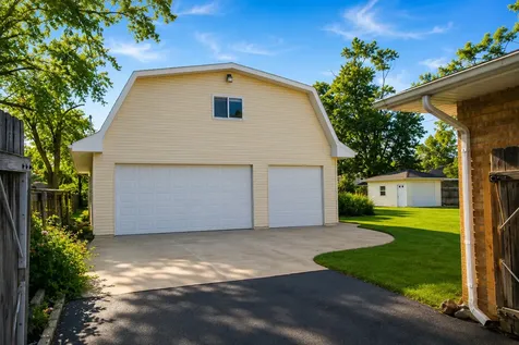 17649 65TH Avenue Tinley Park IL 60477