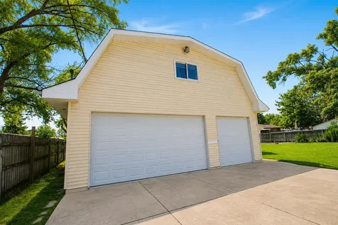 17649 65TH Avenue Tinley Park IL 60477