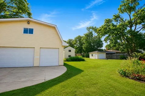 17649 65TH Avenue Tinley Park IL 60477
