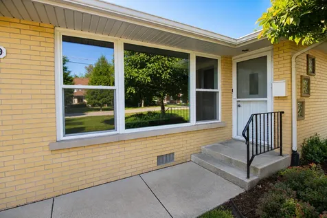 17649 65TH Avenue Tinley Park IL 60477