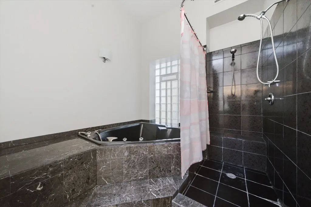 4507 South Prairie Avenue Chicago IL 60653